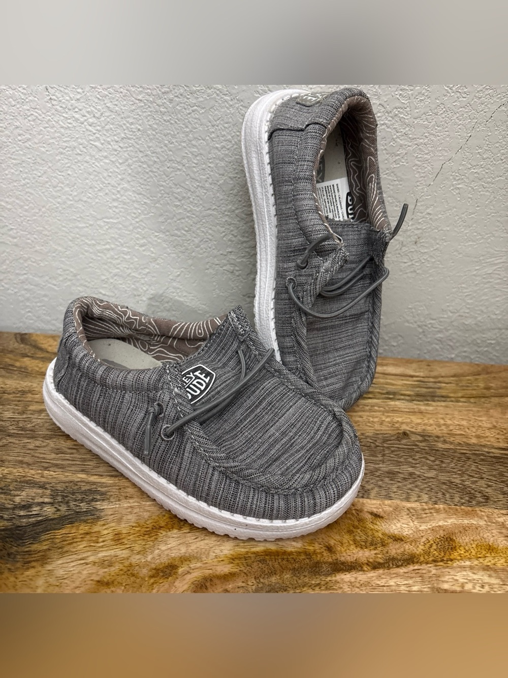 Hey Dude Toddler Wally Linen Stone Kids Sz 9